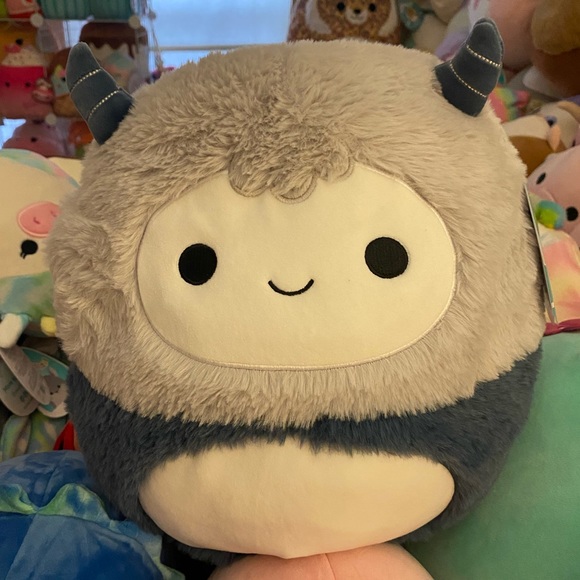 NWT 12” Horace the Yeti Fuzzamallows SQUISHMALLOWS - Picture 1 of 4
